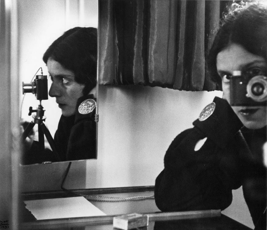 The Self(ie) Portrait: the Evolution of ‘The Mirror Selfie’ Through Art History and Today