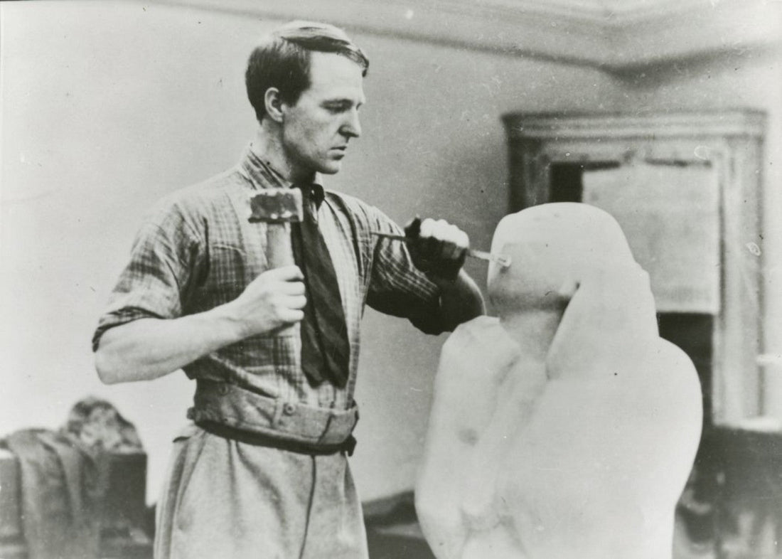 Henry Moore in his Hammersmith studio, c. 1925–26. © The Henry Moore Foundation. All rights reserved. Via Henry Moore Foundation Archive/Tate