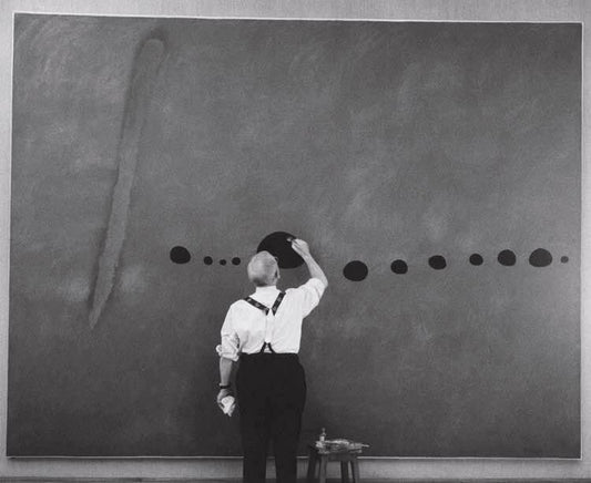 Joan Miró painting Bleu II, 1961. Photograph by Català Roca.