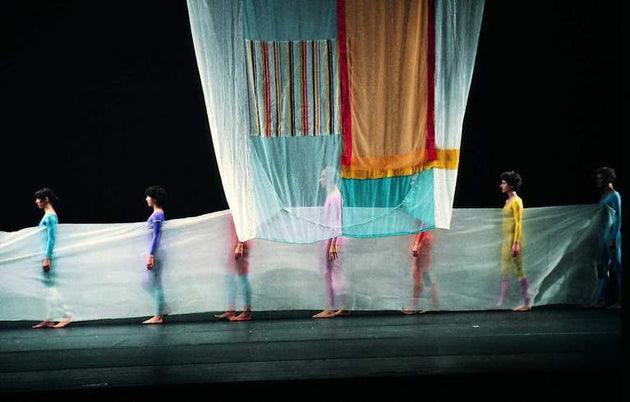Costumes and set, entitled Tantric Geography, designed by Rauschenberg for Merce Cunningham Dance Company’s Travelogue (1977). Photo by Charles Atlas via Robert Rauschenberg Foundation