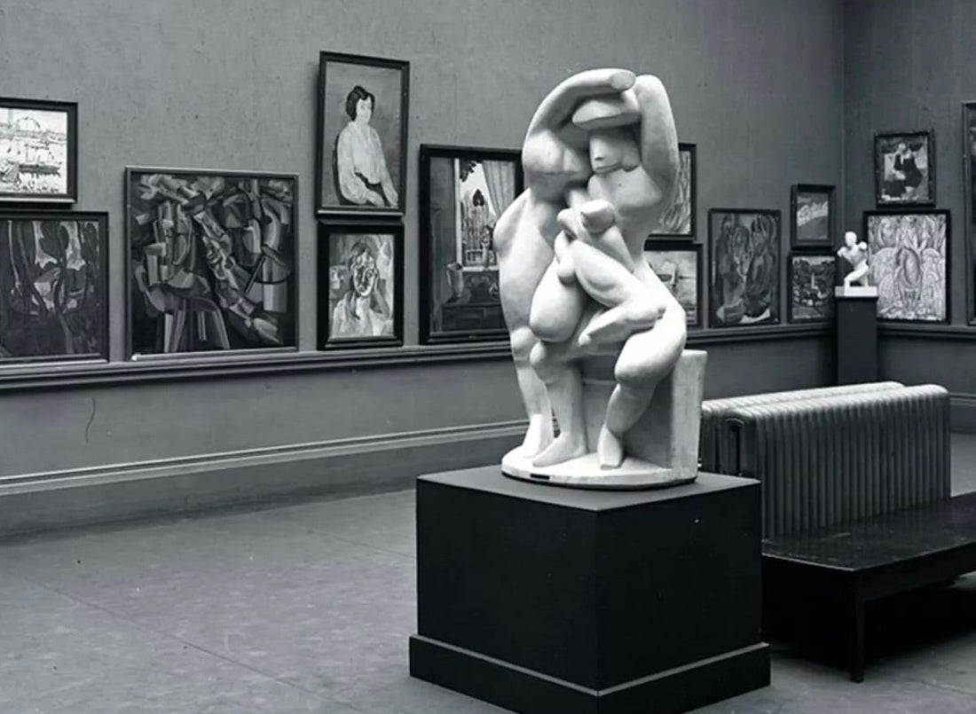 The Armory Show, International Exhibition of Modern Art. View of the Cubist gallery (Gallery 53), Art Institute of Chicago, March–April 1913. Courtesy Wikimedia Commons.